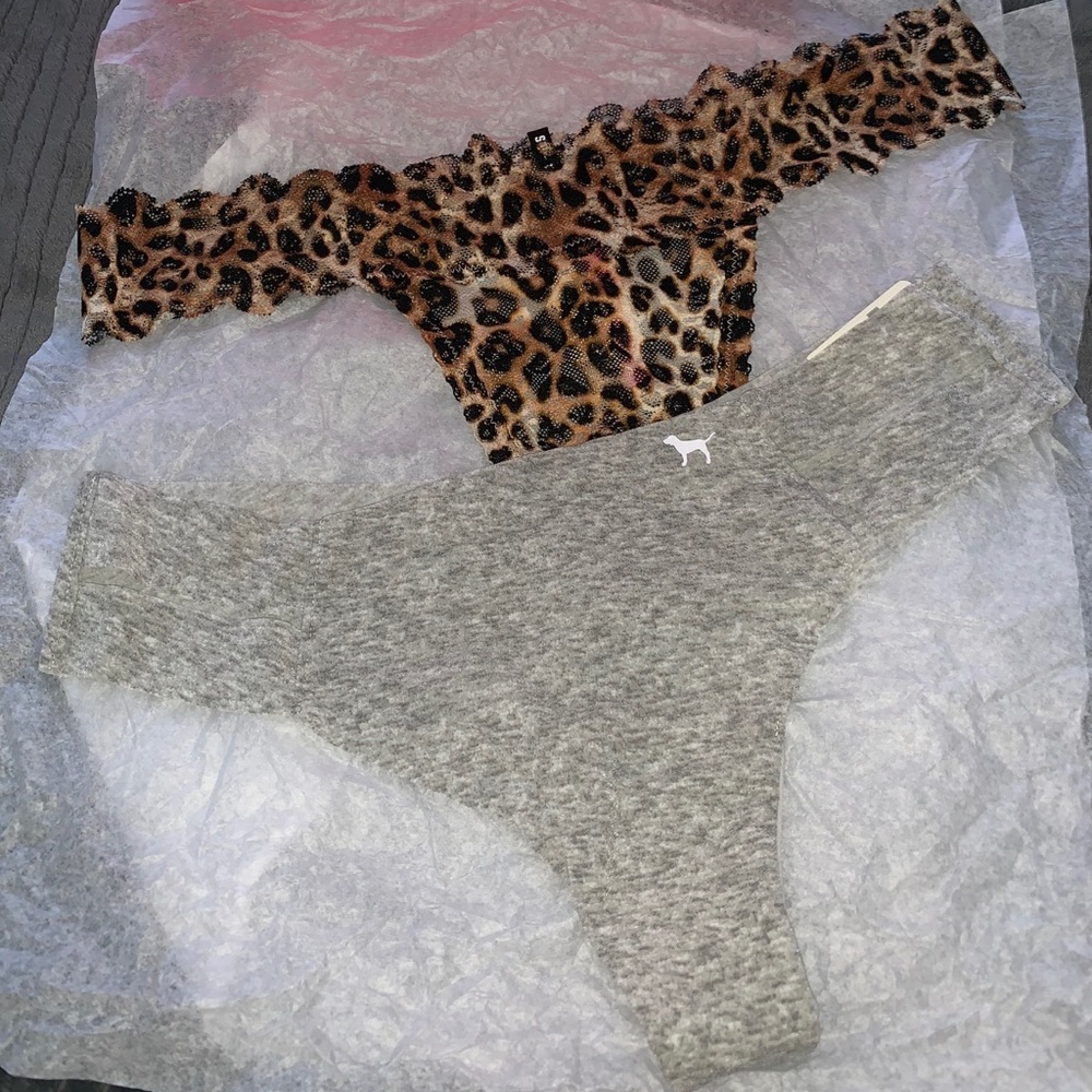 🌸🌸 VS PINK Thongs 🌸🌸